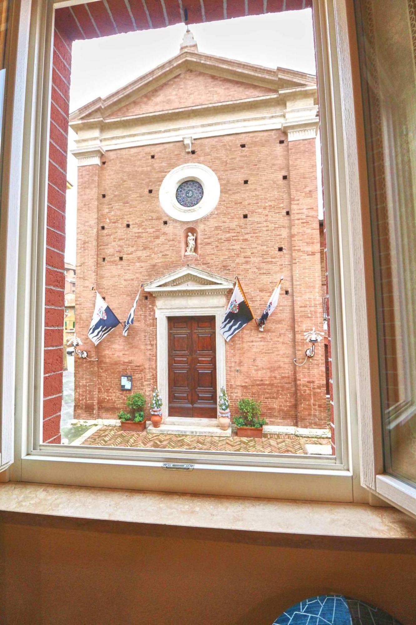 106 Lodge Siena Eksteriør billede